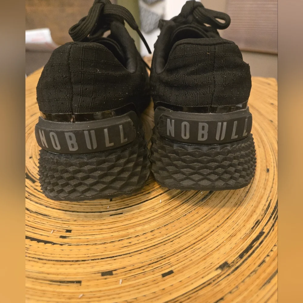 Nobull women's size 7 Allday Ripstop triple black